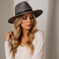 Chapéu Fedora Floppy Cinza com Aba Ondulada e Cintinho de Couro Unissex