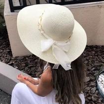 Chapéu Floppy Feminino Bege Aba Grande com Apliques Lindos Adornos Diversos e Luxuosos Chapéu Floppy Feminino Bege Aba Grande com Apliques Lindos Adornos Diversos e Luxuosos