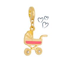 Charm Carrinho Bebê Menina Revestida em Ouro Charm Carrinho Bebê Menina Revestida em Ouro