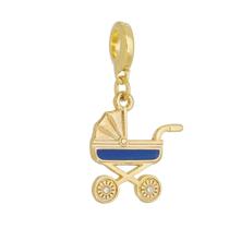 Charm Carrinho Bebê Menino Revestido em Ouro