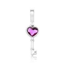 Charm Chave com Coração de Cristal Revestido em Ródio Charm Chave com Coração de Cristal Revestido em Ródio