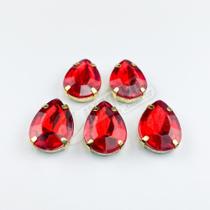 Chaton Acrilico Gota Vermelho Engrampado Dourado 13x18mm - 5 unidades Chaton Acrilico Gota Vermelho Engrampado Dourado 13x18mm - 5 unidades
