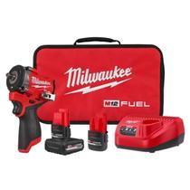 Chave de impacto Milwaukee M12 FUEL Stubby 3/8 550 pés-lbs