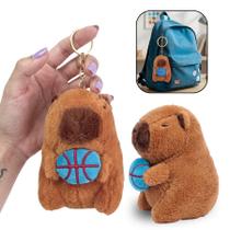 Chaveiro Capivara Pelúcia Filo 12cm Bola de Basquete Fofo Antialérgico Presente