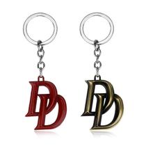 Chaveiro, chaveiro, letra de metal, design vermelho e dourado