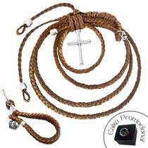 Chaveiro Country Capiau + Penduricalho Laço Couro Marrom Cruz Proteção Amor