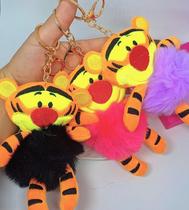 Chaveiro de Metal Anel Pelucia com Pingente Desenho Animado Disney Tigre Tigrão Amuleto Pompom Lembrancinha Presente