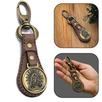 Chaveiro de Nossa Senhora Aparecida Couro Marrom Luxo Ouro Velho Chaveiro de Nossa Senhora Aparecida Couro Marrom Luxo Ouro Velho