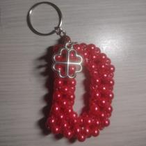 Chaveiro de pérolas letra D vermelho