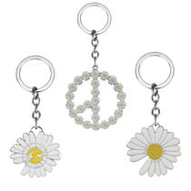 Chaveiro estilo G-Dragon, esmalte metálico Daisy Peace Sign
