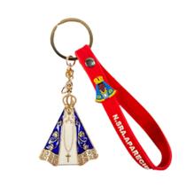 Chaveiro nossa senhora aparecida com fita silicone vermelho