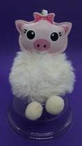 Chaveiro Pompom de Pelúcia e Couro Porquinha Estilizada
