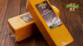 Cheddar Ingles Original peça inteira aprox . 2,450kg. Cheddar Ingles Original peça inteira aprox . 2,450kg.