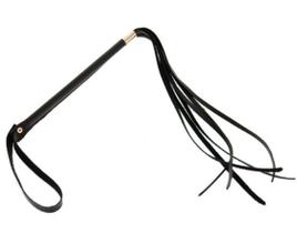 Chicote fino com 6 tiras feito em couro Preto Ktoy Chicote fino com 6 tiras feito em couro Preto Ktoy