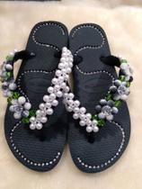 Chinelo bordado flor com strass 35/36 37/38 39/40 41/43 Chinelo bordado flor com strass 35/36 37/38 39/40 41/43