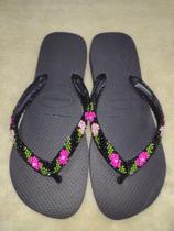 Chinelo bordado missanguinha preto 39/40
