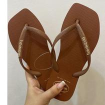 Chinelo Clean Square Logo Pop-Up