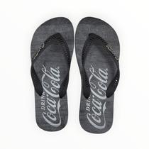 Chinelo Coca-Cola Shoes Wood Script Masculino Adulto Ref. CC4893 Chinelo Coca-Cola Shoes Wood Script Masculino Adulto Ref. CC4893