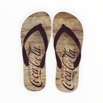Chinelo Coca-Cola Shoes Wood Script Masculino Adulto Ref. CC4893