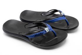 Chinelo Com Enfeites Em Metal Coloridos Estilosa Confortável Vegano