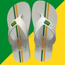 Chinelo Criança Infantil Juvenil Confortável Menino Copa Brasil COR:BrancoTAMANHO:25/26 Chinelo Criança Infantil Juvenil Confortável Menino Copa Brasil COR:BrancoTAMANHO:25/26