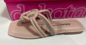 Chinelo Dakota Chinelo Dakota