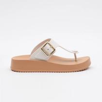 Chinelo de Dedo Fem Petite Jolie Day Off White/Avelã PJ6486 Chinelo de Dedo Fem Petite Jolie Day Off White/Avelã PJ6486