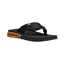 Chinelo de Dedo Masculino Preto e Dourado com Solado Tratorado Kenner