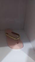 Chinelo decorado bege