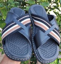Chinelo Em Couro Legítimo Com Elástico Travado e Tiras Cruzadas Ortopédico Macies e Conforto Chinelo Em Couro Legítimo Com Elástico Travado e Tiras Cruzadas Ortopédico Macies e Conforto