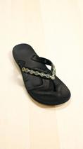 Chinelo Feminino Anatômico De Resina Verde e Branca Chinelo Feminino Anatômico De Resina Verde e Branca