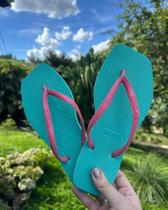 Chinelo Feminino Square Na Cor Verde E Rosa