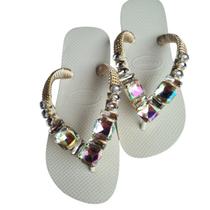Chinelo Havaianas Decorada com Pedras Quadradas com muito Brilho Chinelo Havaianas Decorada com Pedras Quadradas com muito Brilho