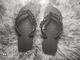 Chinelo Havaianas Decorado com Pedrarias de Luxo Preta com Dourado