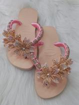 chinelo havaianas personalizado com meia casa e flor de feutro chinelo havaianas personalizado com meia casa e flor de feutro