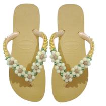 Chinelo Havaianas top bordada 5 flores Chinelo Havaianas top bordada 5 flores