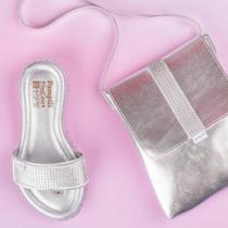 Chinelo Infantil Feminino Pampili Candy Quadriculado Prata - Vem com Bolsinha! 123.281 Chinelo Infantil Feminino Pampili Candy Quadriculado Prata - Vem com Bolsinha! 123.281