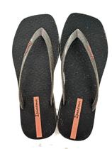 Chinelo Ipanema Edge Maxi Glow Glitter COR:Pretatamanho:33/34 Chinelo Ipanema Edge Maxi Glow Glitter COR:Pretatamanho:33/34