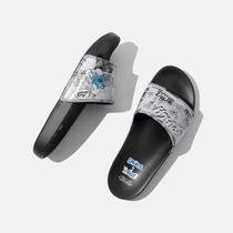 Chinelo lost smurfs cosmic slide