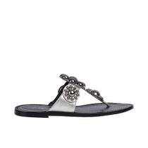 Chinelo Luiza Barcelos 13010040