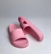 Chinelo nuvem rosa