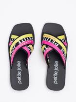 Chinelo Petite Jolie Vibe Preto e Branco PJ6437 Chinelo Petite Jolie Vibe Preto e Branco PJ6437