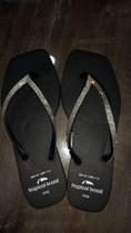 Chinelo preto tira com strass Chinelo preto tira com strass