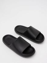 Chinelo Slide Petite Jolie Hug Preto PJ7639 - Conforto e Estilo
