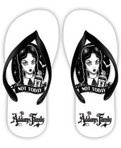 Chinelo Temático Wandinha Familia Addams Fundo Branco Not Today