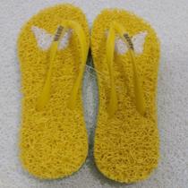 Chinelos Apaju, capacho c/ borracha decorado de borboleta.