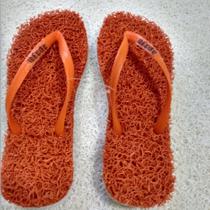 Chinelos Apaju, capacho com borracha SBR 100% feminino anti stress, e ortopédico.