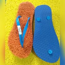 Chinelos Apaju, capacho terapêutico, ortopédico, anti stress de cor laranja com borracha SBR 100%.