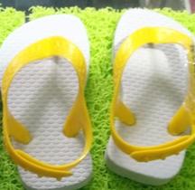 Chinelos Apaju de borracha tipo Havaianas infantil.