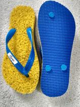 Chinelos Apaju, espaguete (vinil) com borracha SBR 100% de cor azul.